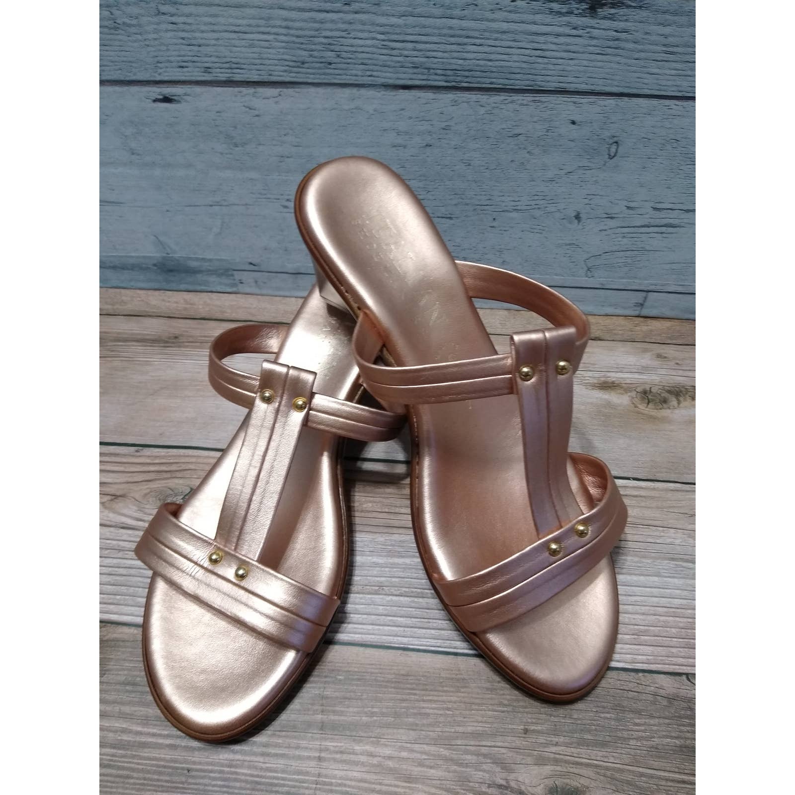 Italian Shoemakers Klara Gold T-Strap Wedge Sandals Size 7